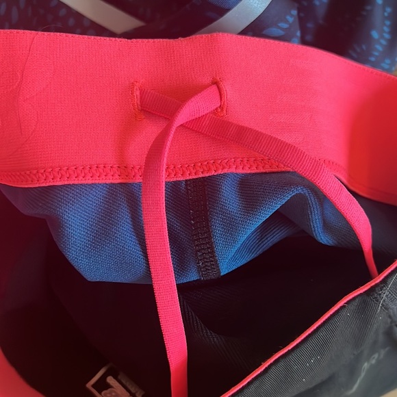 New Balance Leggings w/ Zipper Ankles - Picture 11 of 11